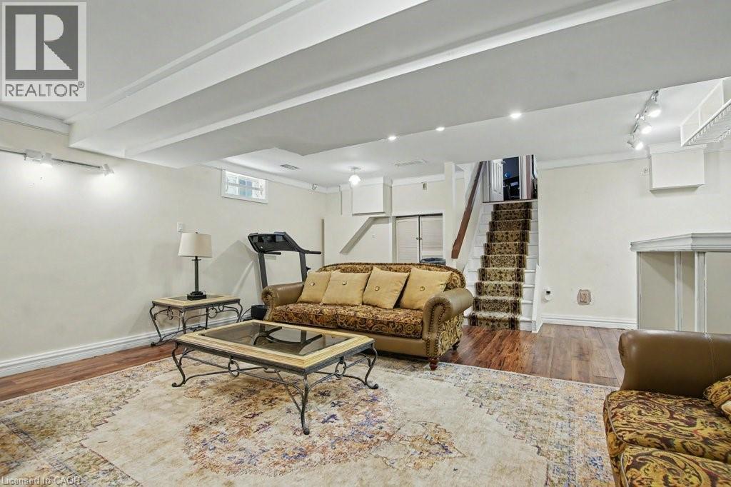 6 Theodore Drive, Hamilton, ON