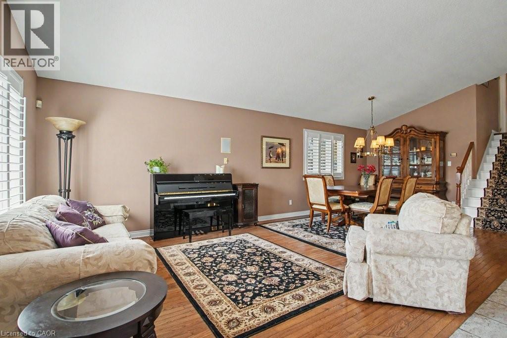 6 Theodore Drive, Hamilton, ON