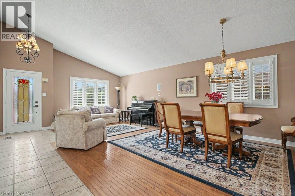 6 Theodore Drive, Hamilton, ON