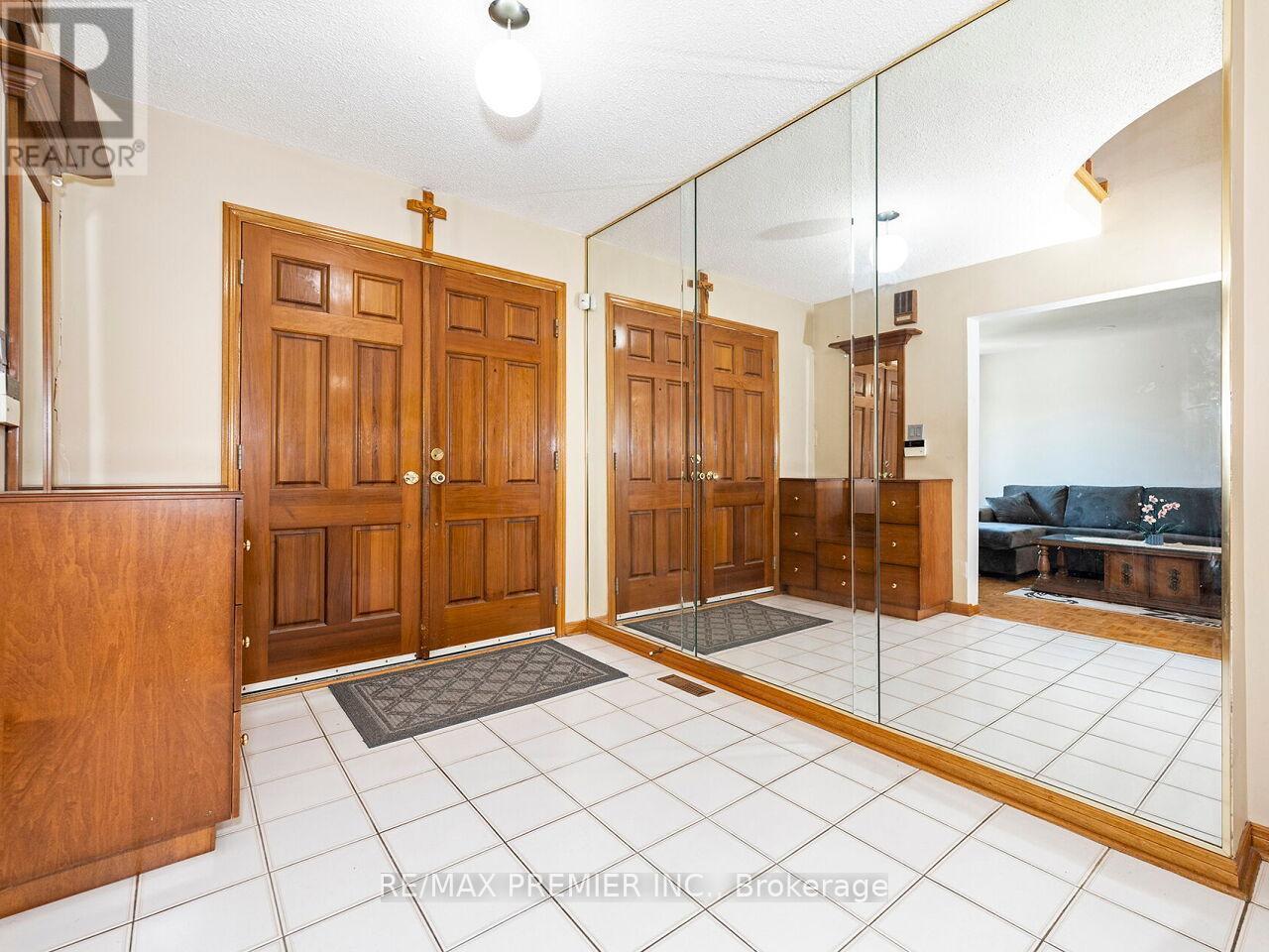 39 Brydon Court, Vaughan, ON