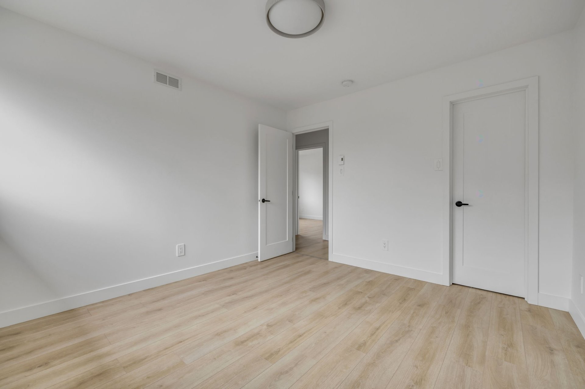 Chambre à coucher - 33 Rue De St-Rédempteur, Lévis (Les Chutes-De-La-Chaudière-Ouest), QC - Indoor Photo Showing Other Room
