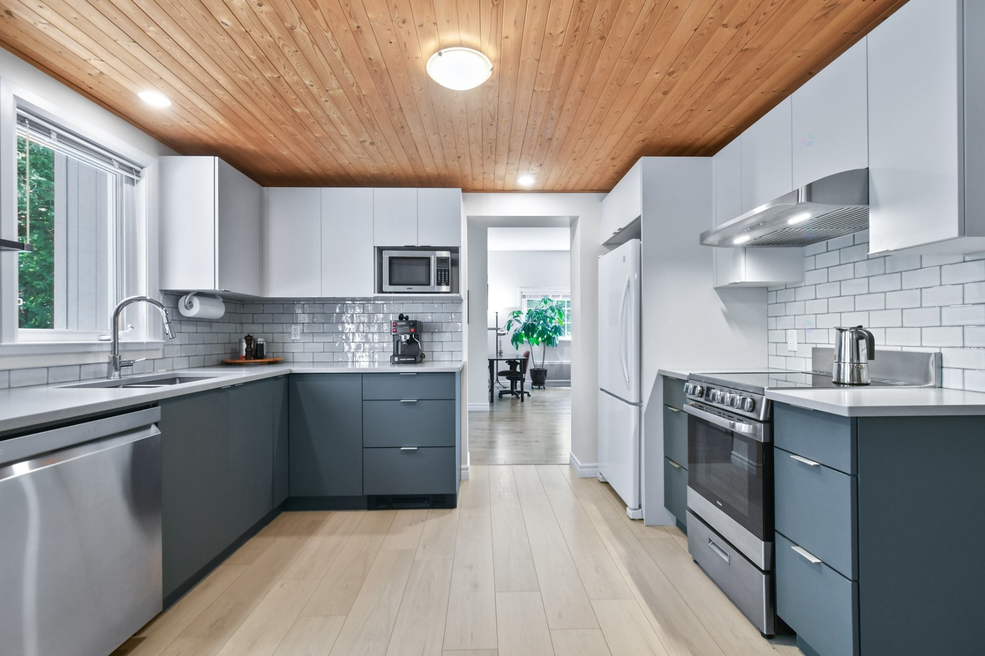 Kitchen - 995 4E Rang, Saint-Calixte, QC - Indoor Photo Showing Kitchen With Upgraded Kitchen
