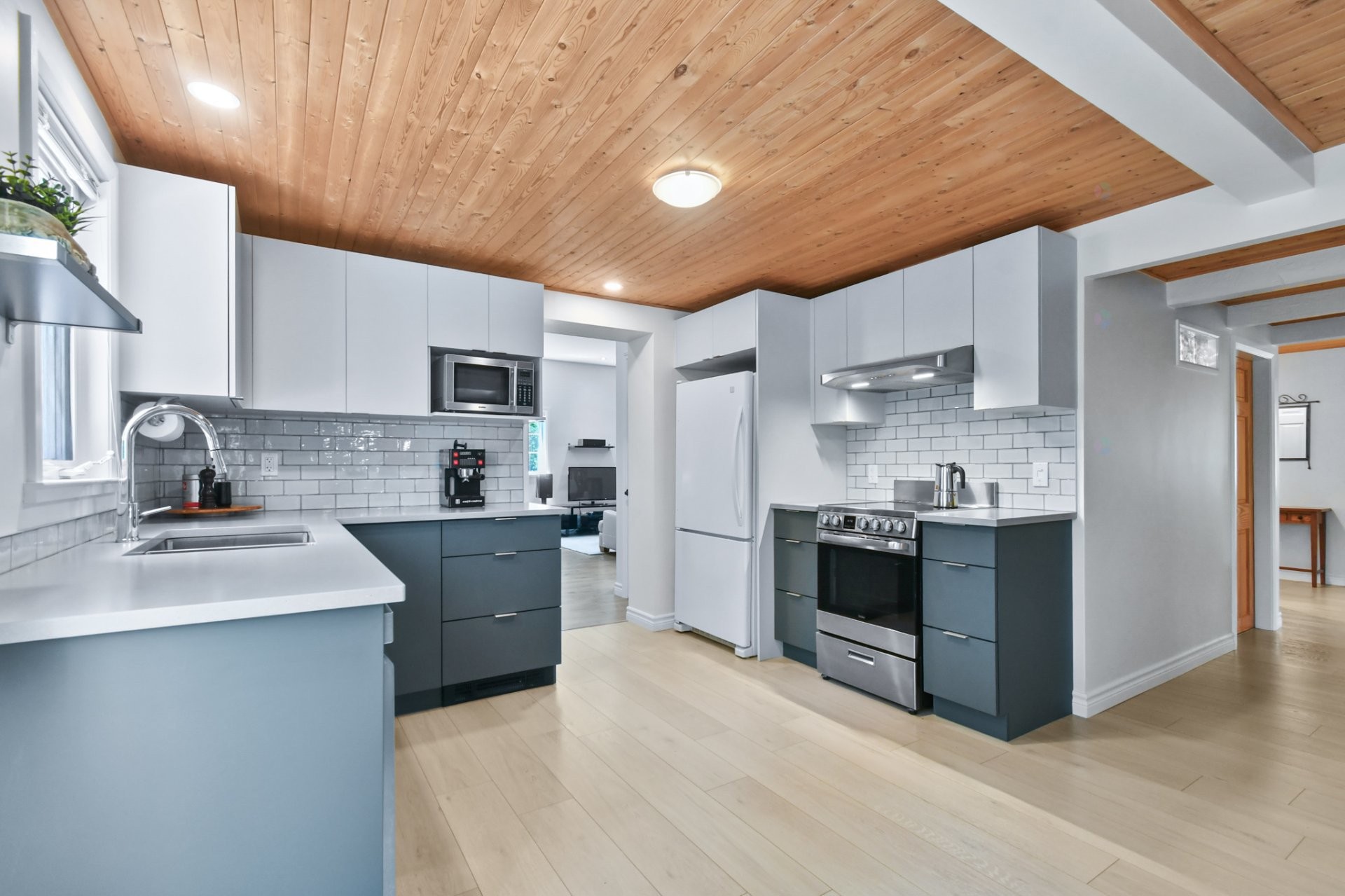 Kitchen - 995 4E Rang, Saint-Calixte, QC - Indoor Photo Showing Kitchen With Upgraded Kitchen