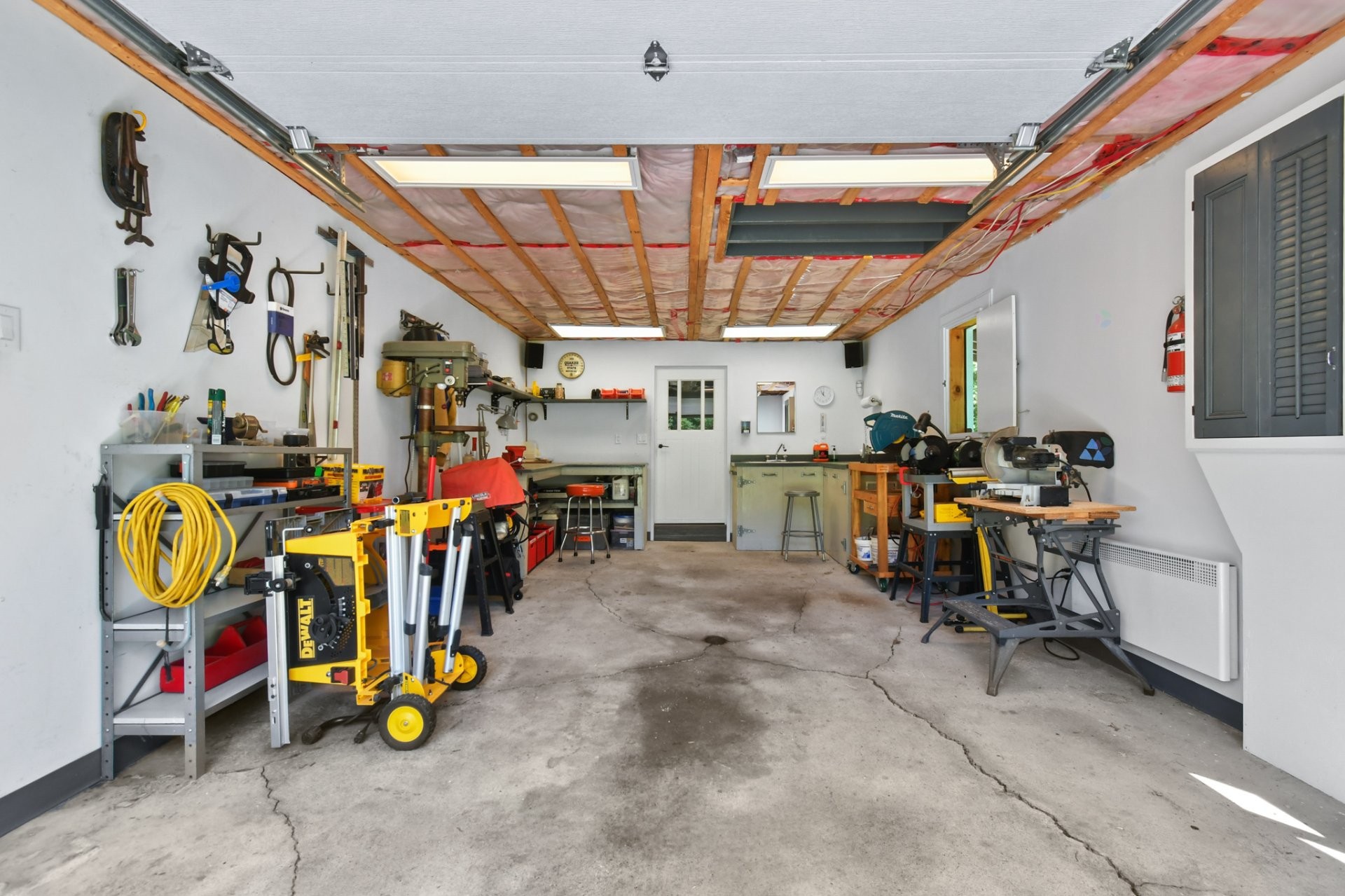 Garage - 995 4E Rang, Saint-Calixte, QC - Indoor Photo Showing Garage