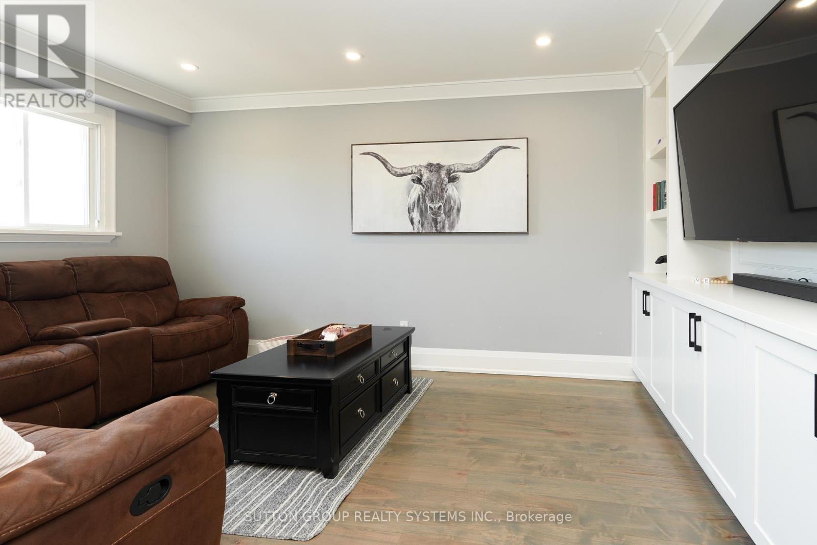70 Courtleigh Square, Brampton, ON