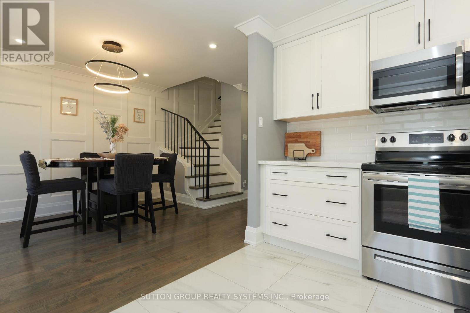 70 Courtleigh Square, Brampton, ON