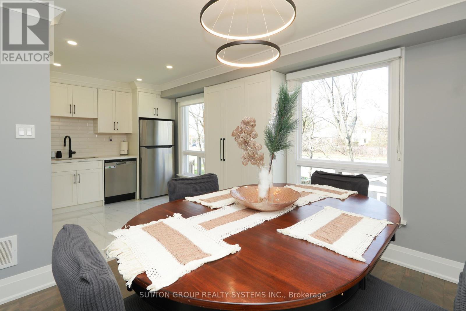 70 Courtleigh Square, Brampton, ON