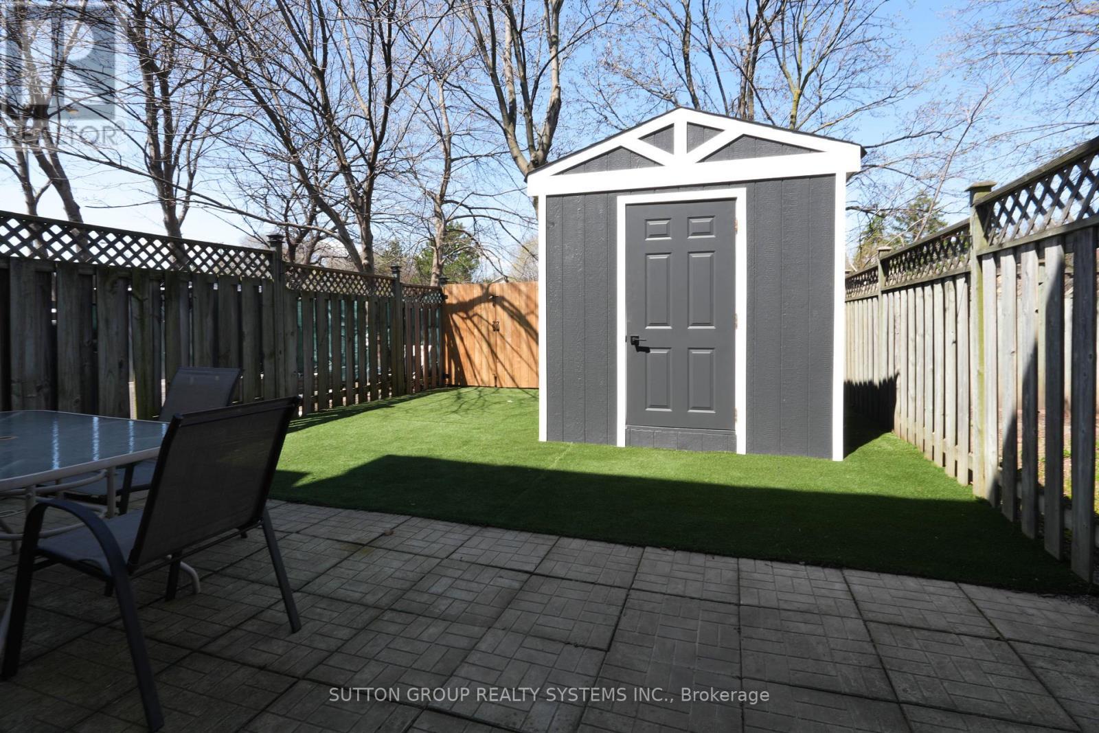 70 Courtleigh Square, Brampton, ON