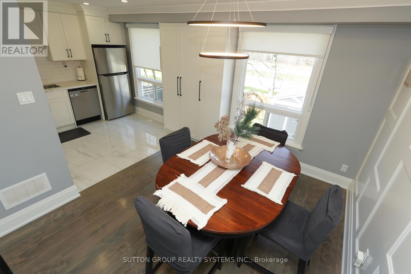 70 Courtleigh Square, Brampton, ON