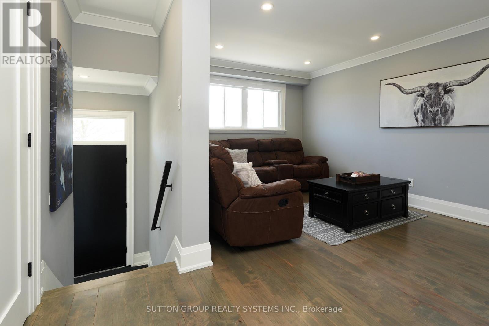 70 Courtleigh Square, Brampton, ON