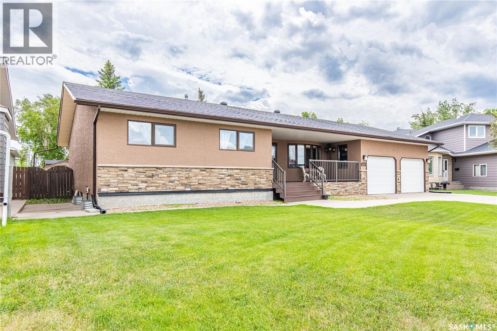 21 Thorn Crescent, Moose Jaw, SK