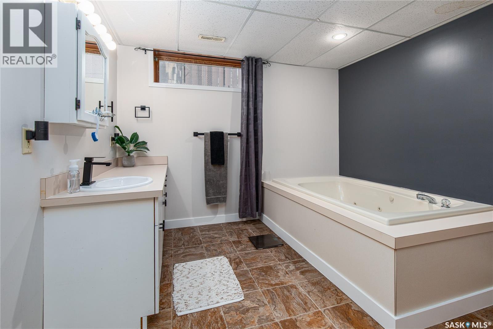 21 Thorn Crescent, Moose Jaw, SK