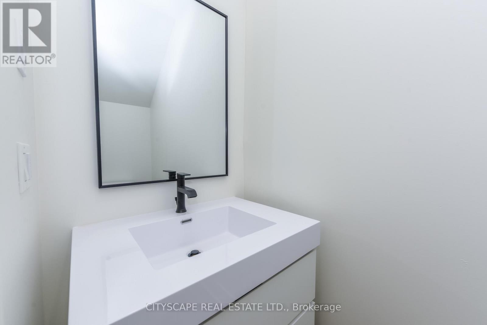 92 - 92 Everett Common, St. Catharines, ON