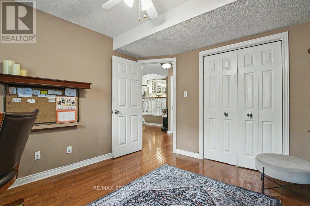 6 Theodore Drive, Hamilton, ON
