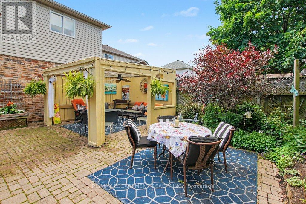 6 Theodore Drive, Hamilton, ON