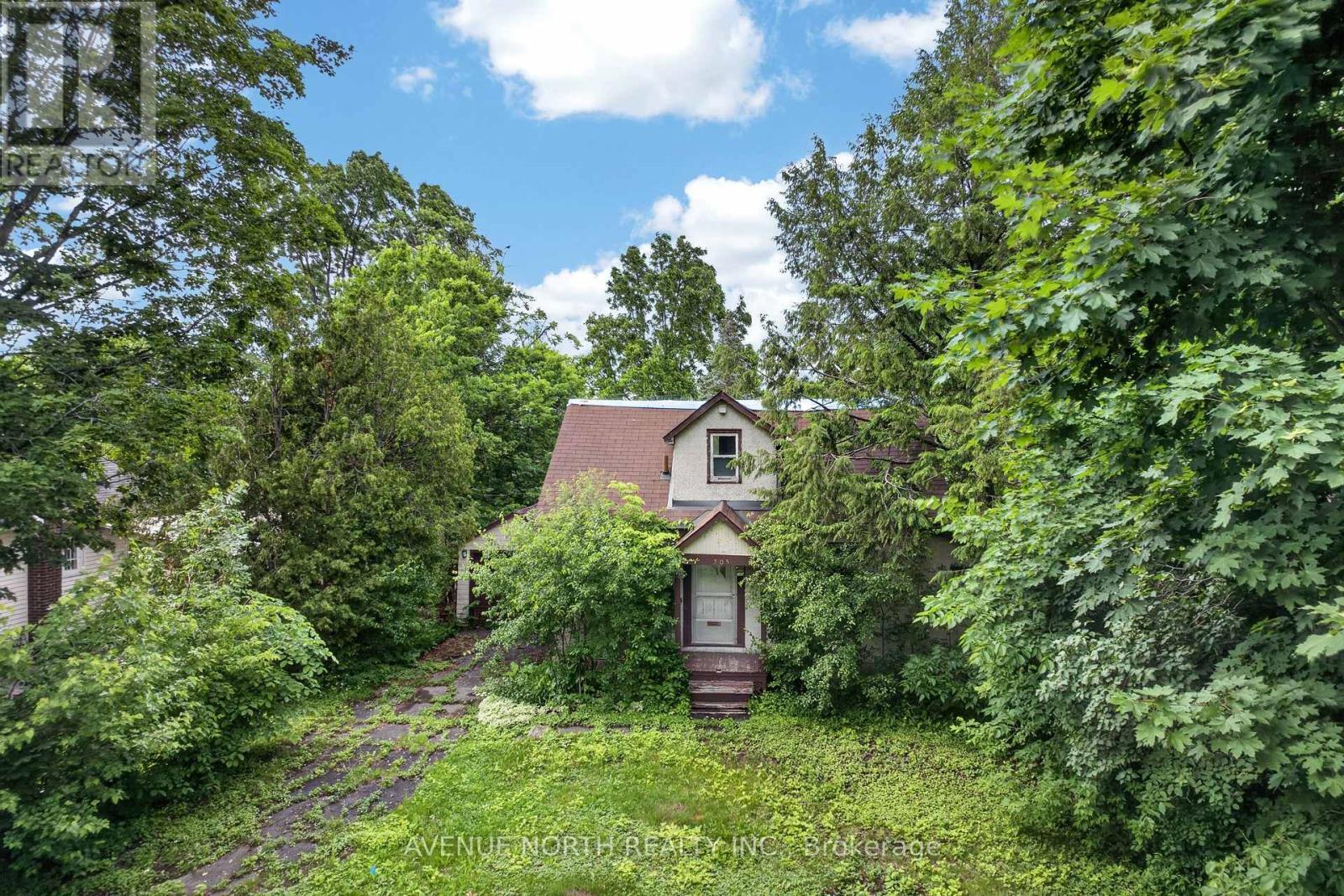 305 Mountbatten Avenue, Ottawa, ON