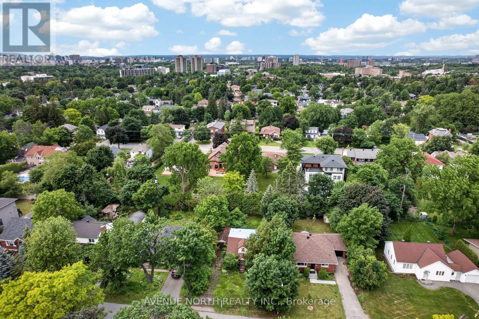 305 Mountbatten Avenue, Ottawa, ON