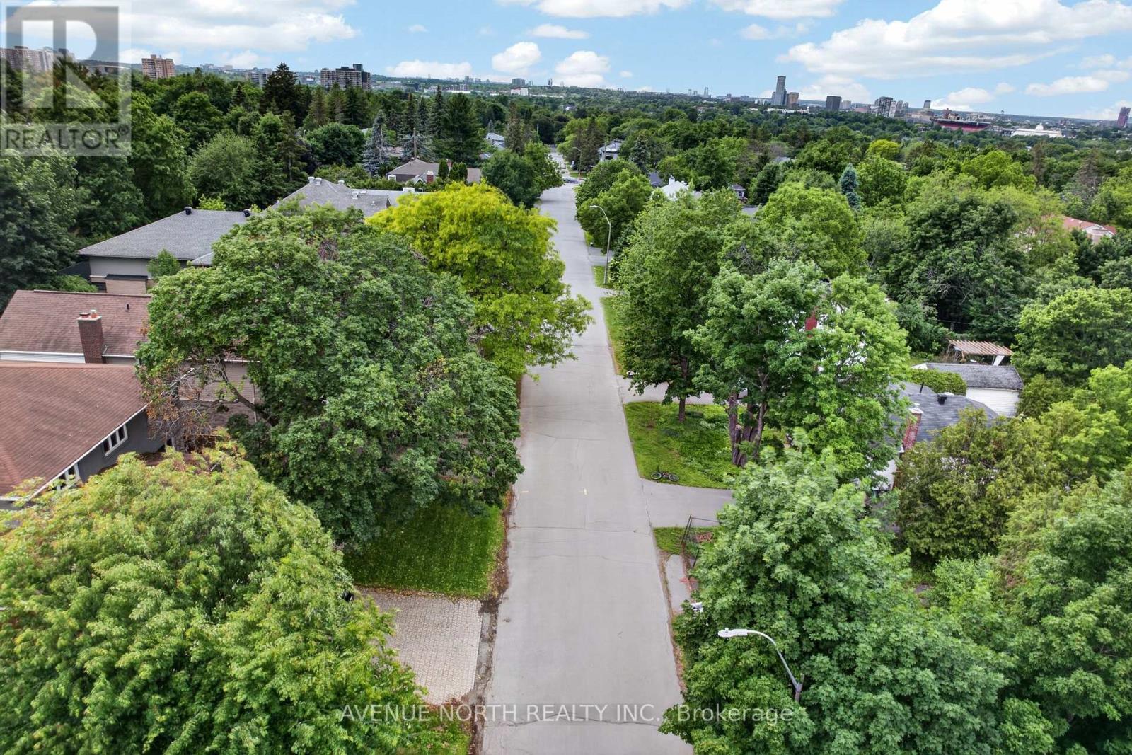 305 Mountbatten Avenue, Ottawa, ON