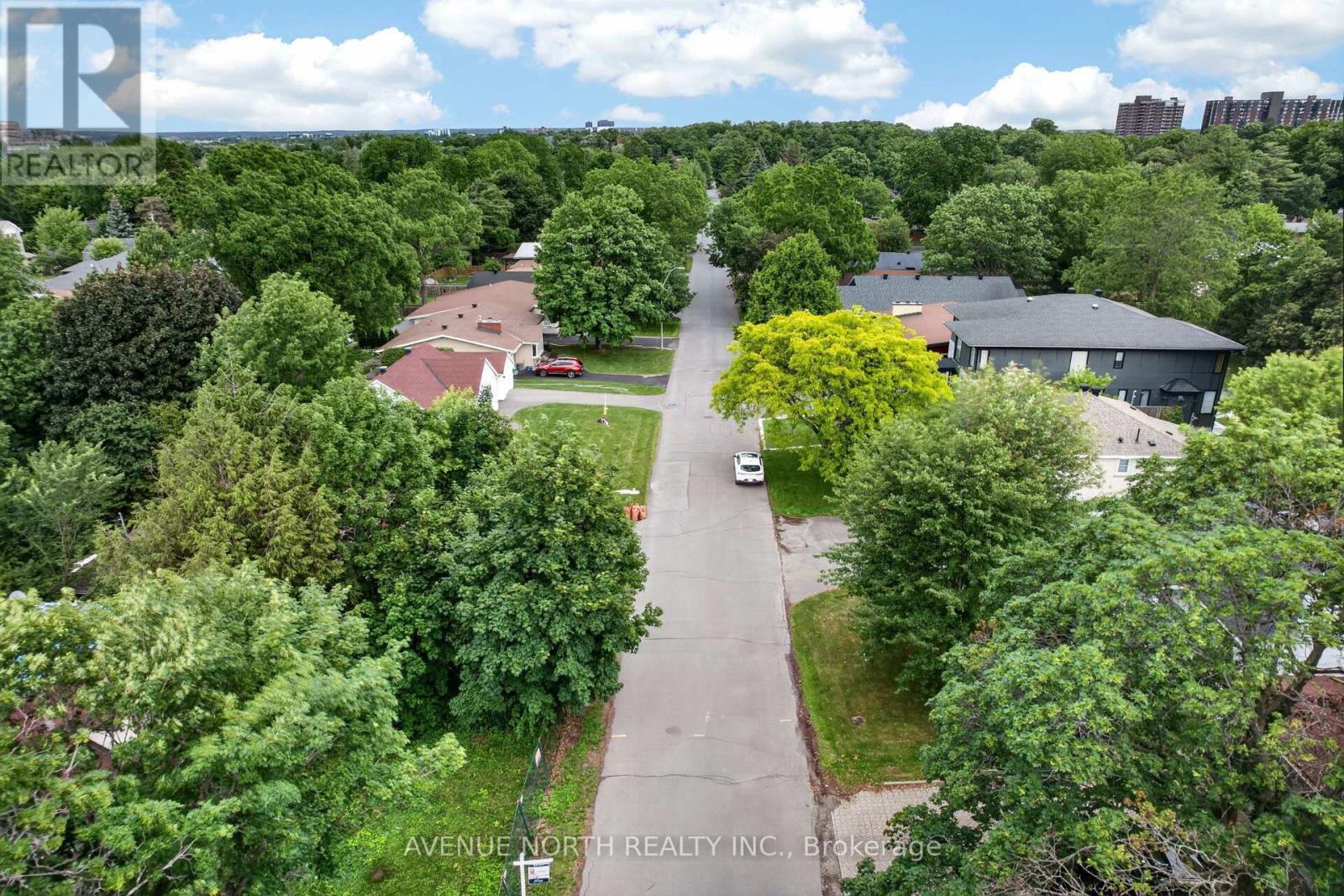 305 Mountbatten Avenue, Ottawa, ON