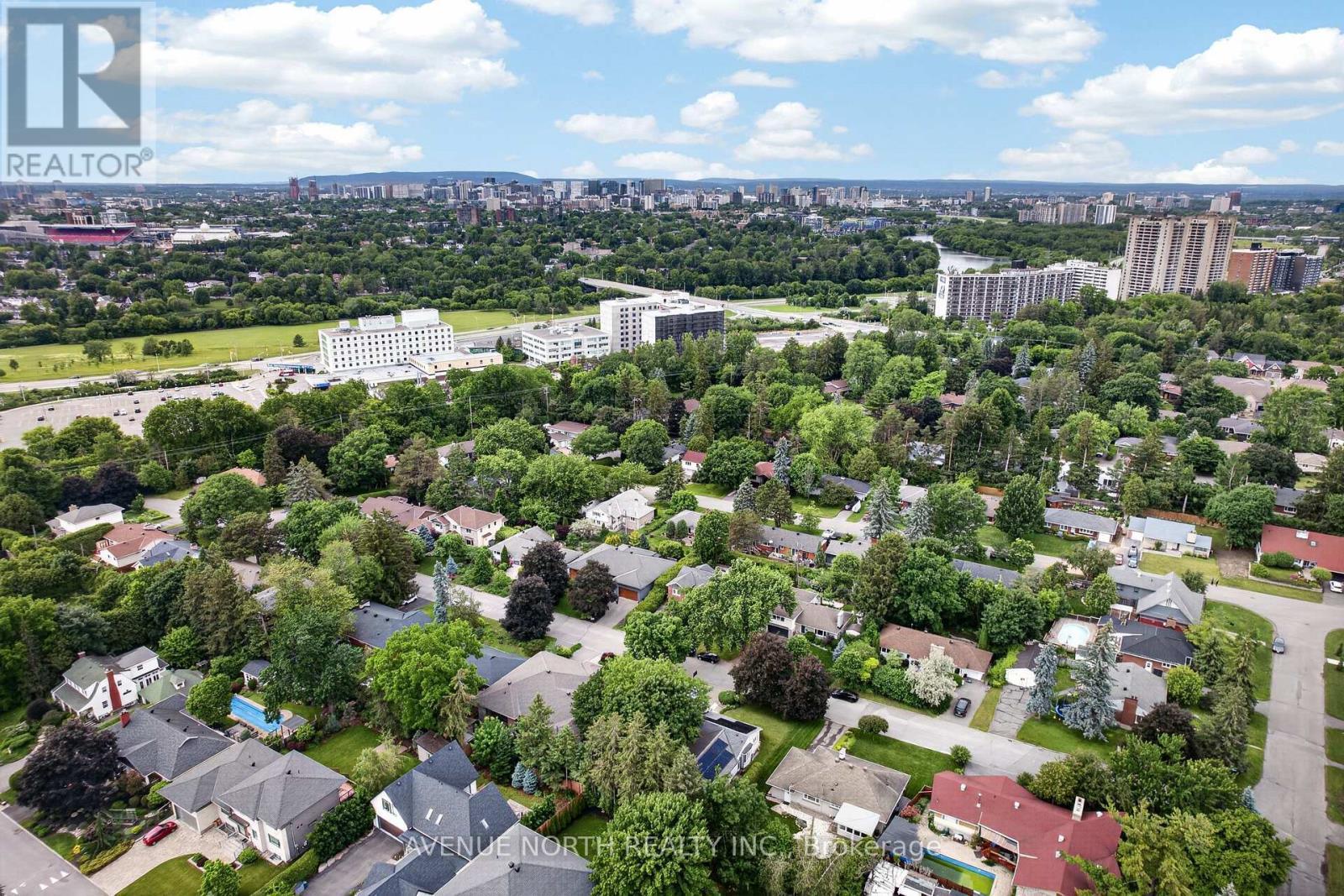 305 Mountbatten Avenue, Ottawa, ON