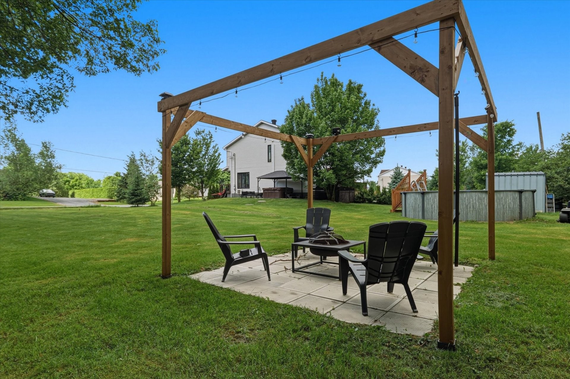 Courtyard - 81 Rue Morin, Scott, QC