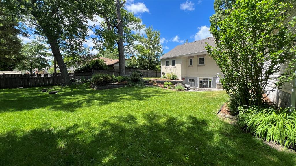 1275 Webster Drive, Sarnia, ON