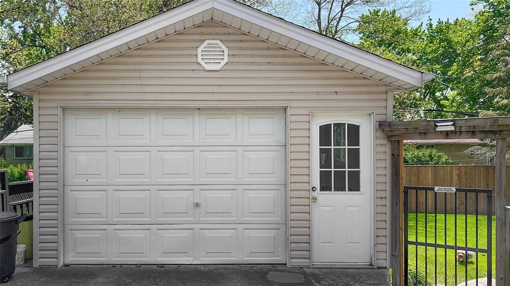 1275 Webster Drive, Sarnia, ON