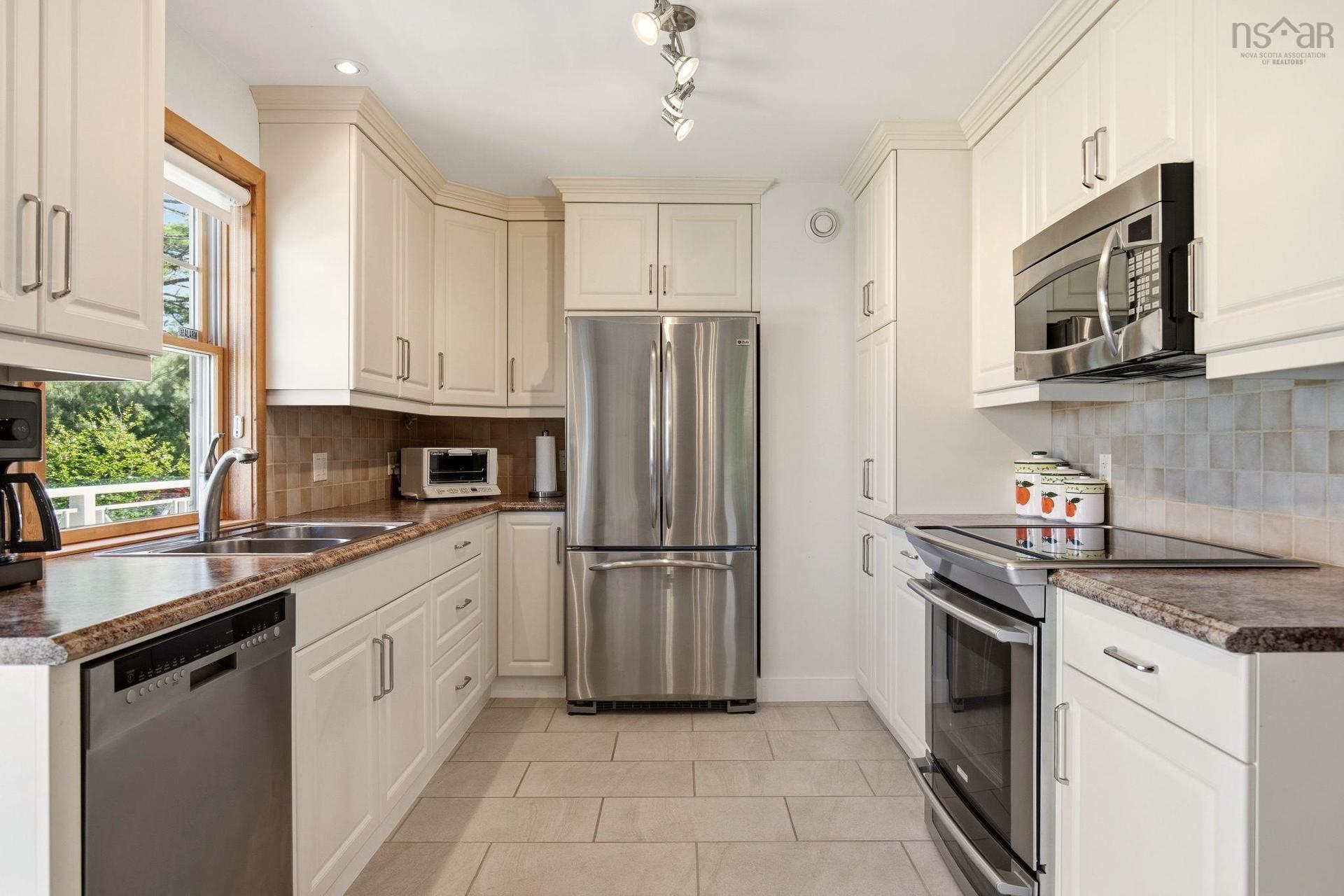 6 Mary Lane, Chester Basin, NS - Indoor Photo Showing Kitchen With Double Sink