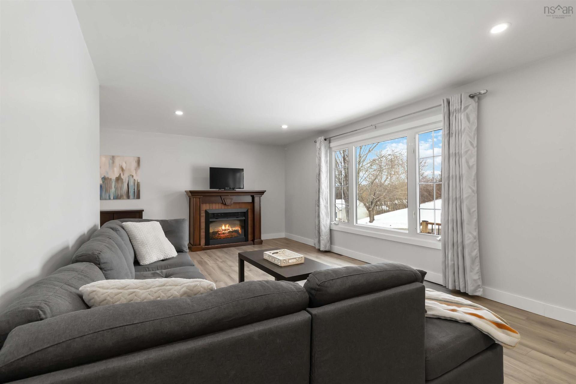 171 Centennial Avenue, Lunenburg, NS