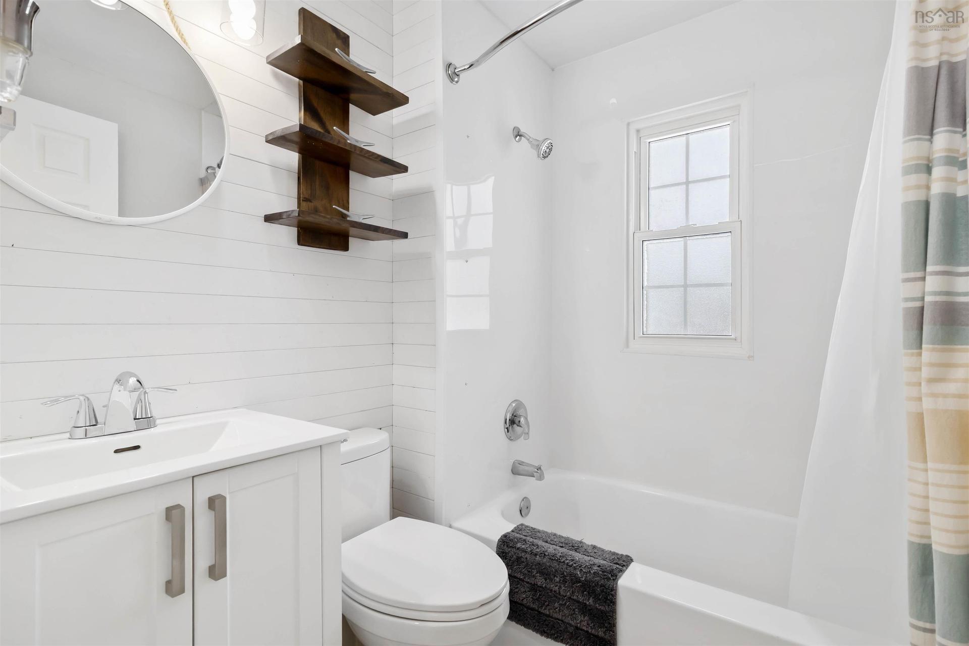 171 Centennial Avenue, Lunenburg, NS