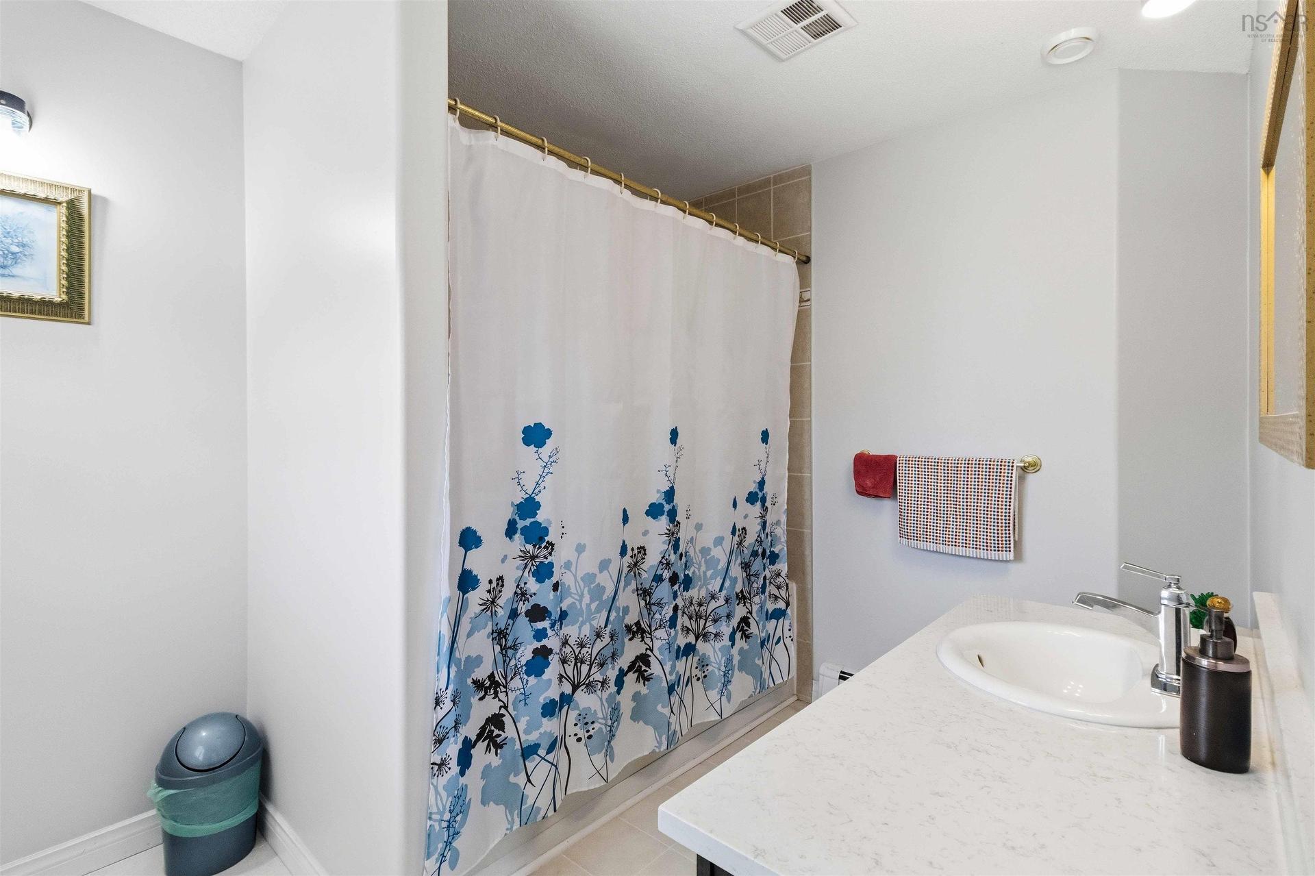 36 Roxham Close, Clayton Park, NS