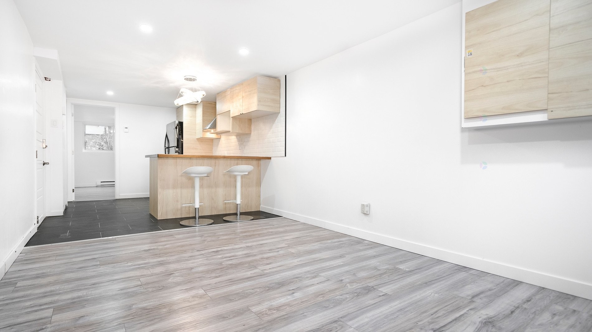 Living Room - 4013 Rue Mackenzie, Montréal (Côte-Des-Neiges/Notre-Dame-De-Grâce), QC