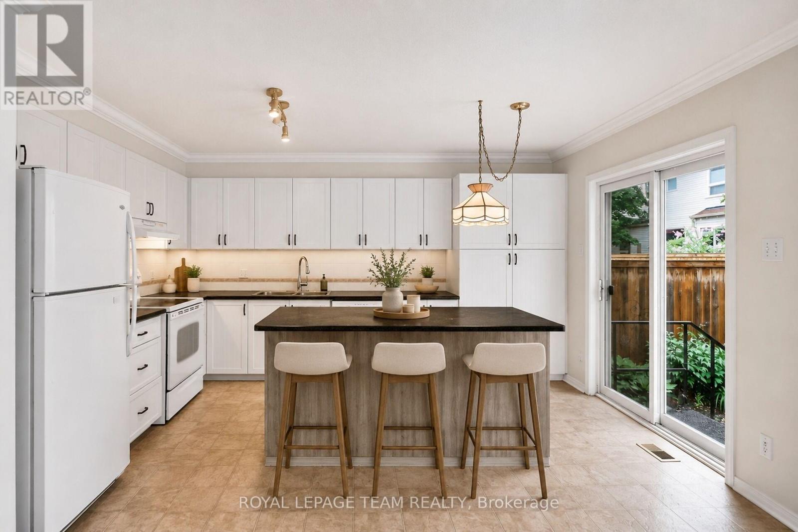 Kitchen - 19 Windhurst Drive, Ottawa, ON