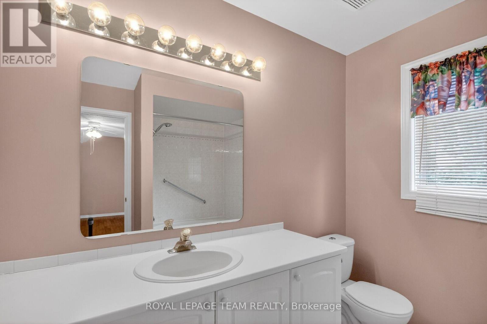 Ensuite - 19 Windhurst Drive, Ottawa, ON