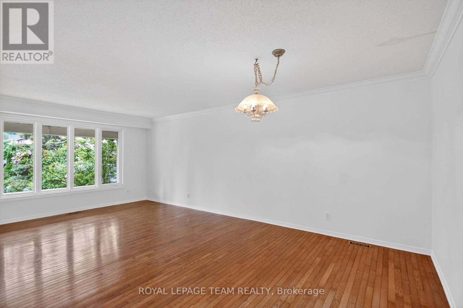 Dining/Living - 19 Windhurst Drive, Ottawa, ON