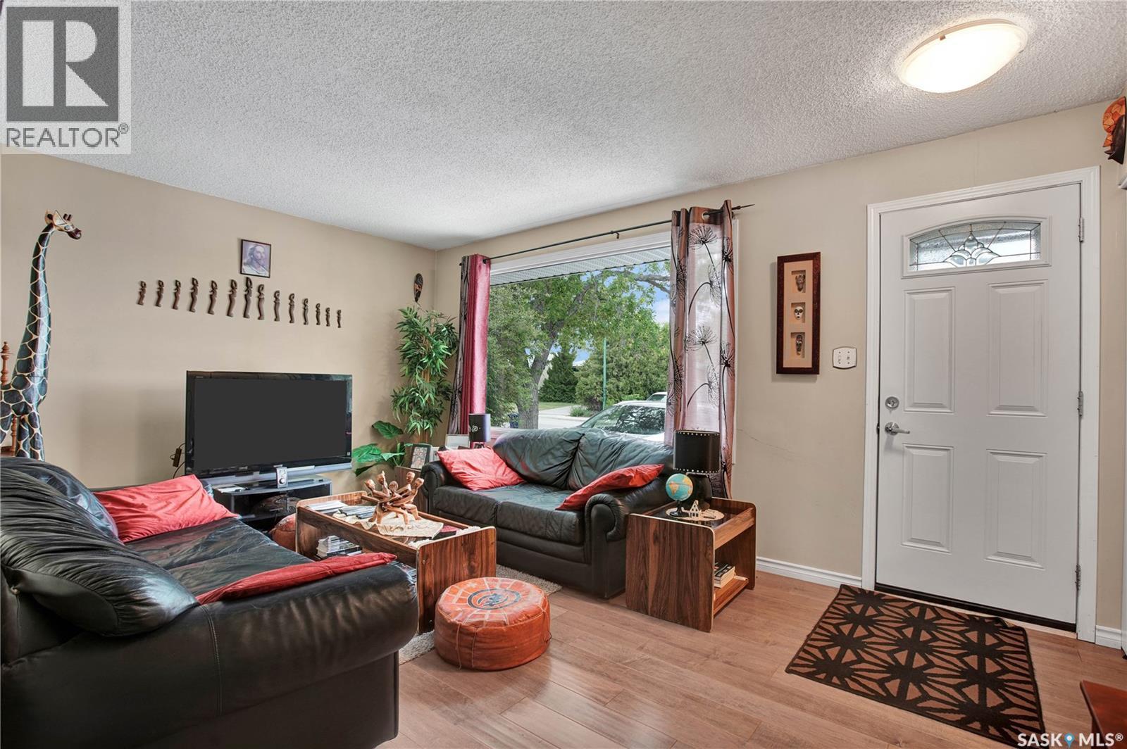 84 Rita Crescent, Saskatoon, SK
