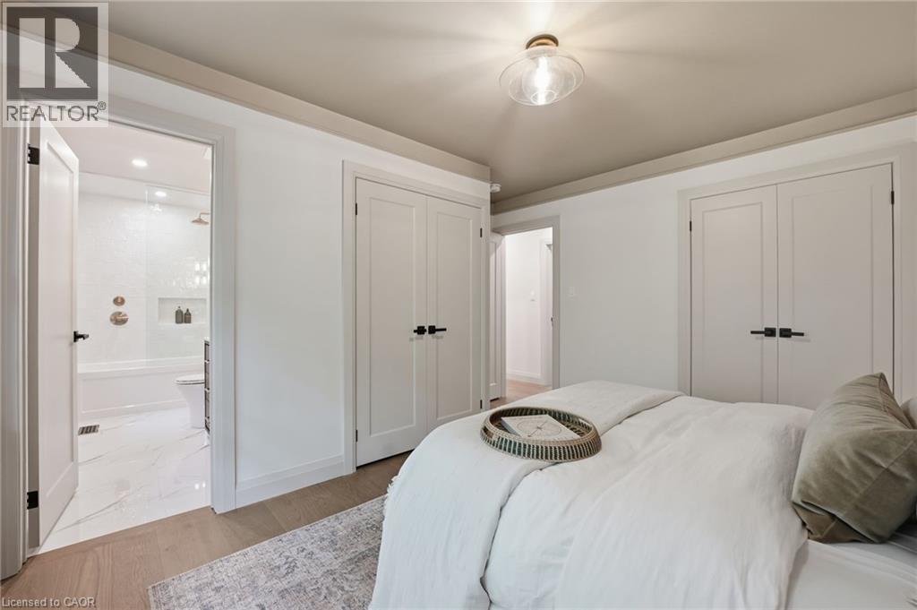 571 Leonard Court, Burlington, ON