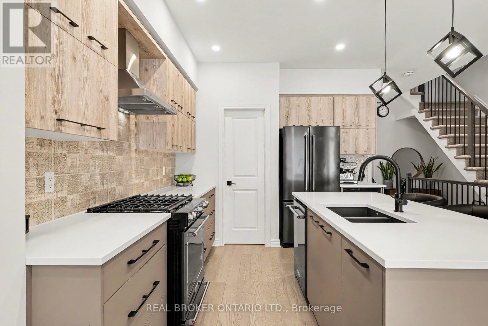 769 Cairn Crescent, Ottawa, ON