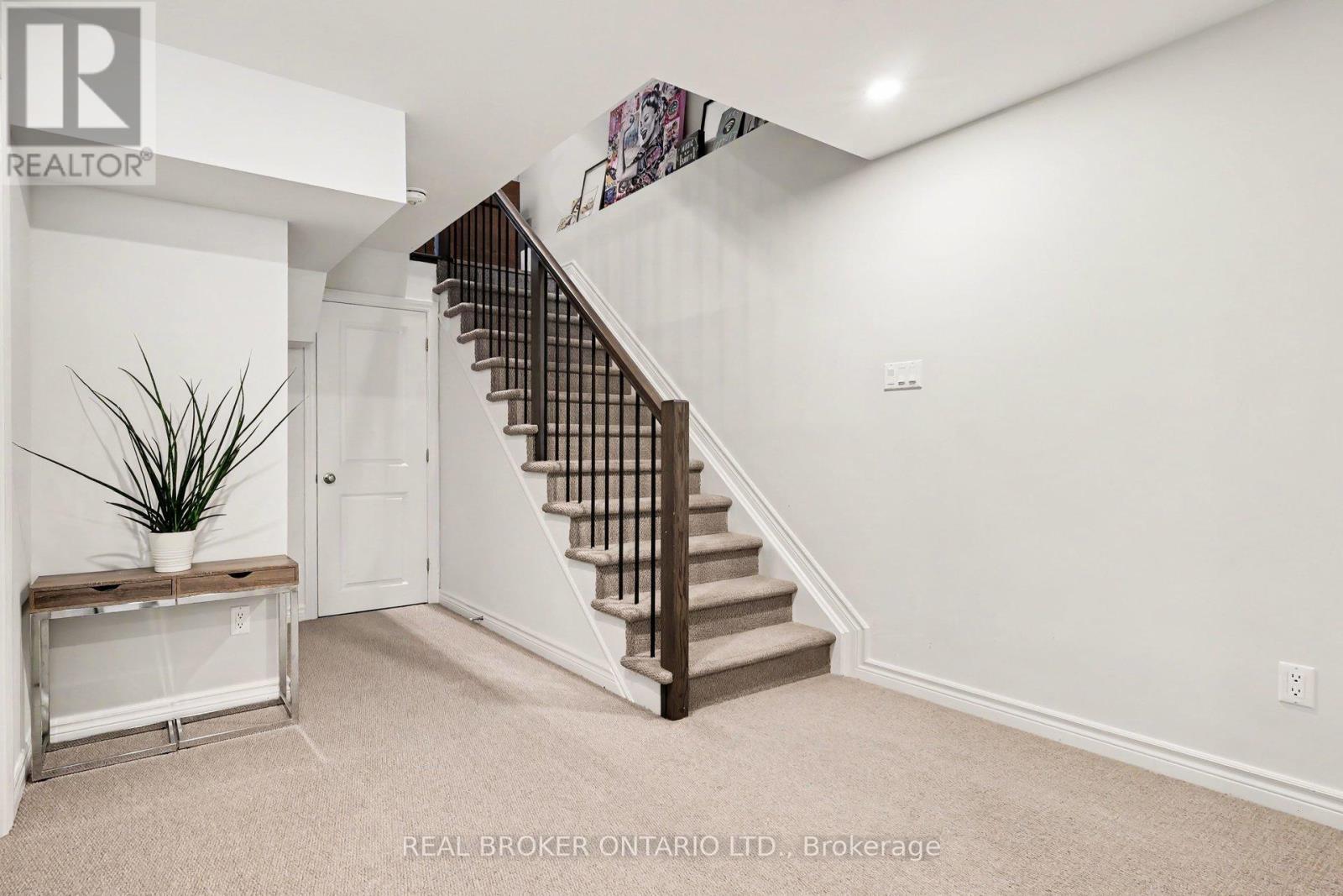769 Cairn Crescent, Ottawa, ON