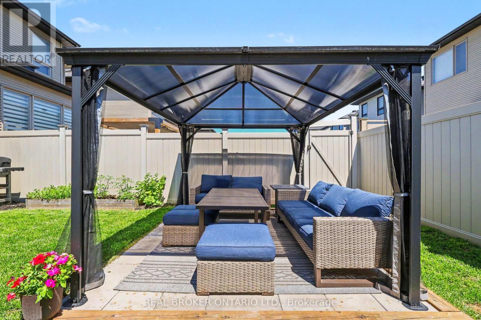 769 Cairn Crescent, Ottawa, ON