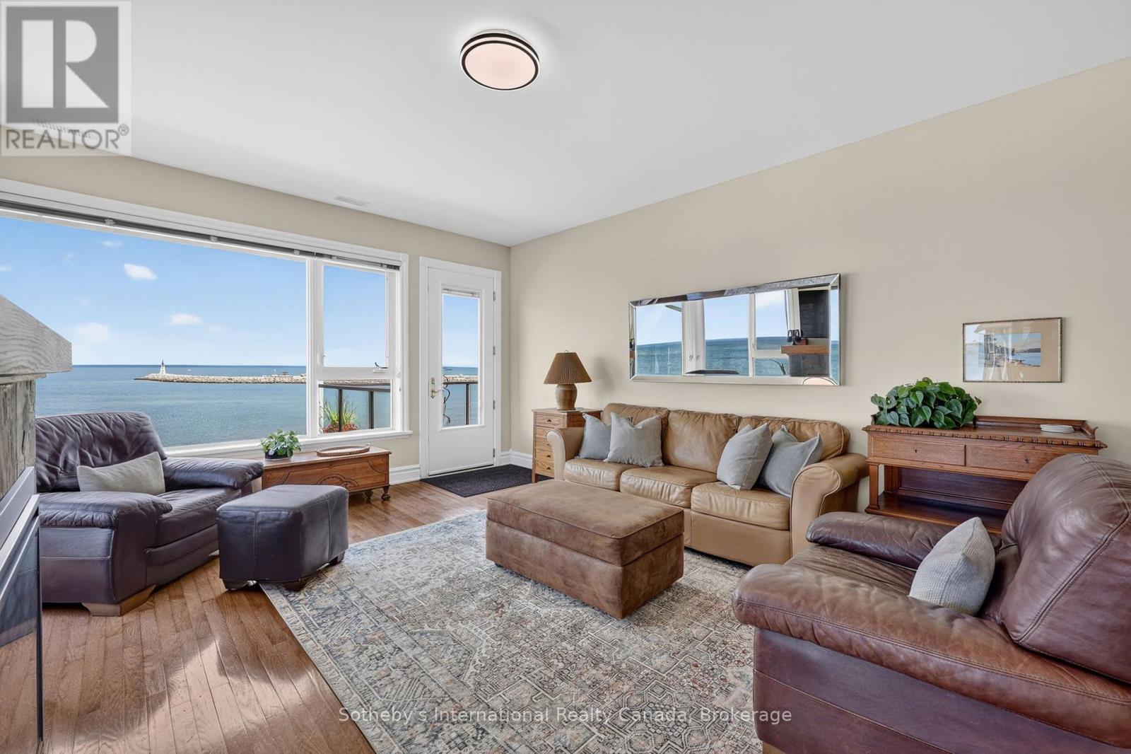 Expansive Windows Throughout - 541 Mariners Way, Collingwood, ON