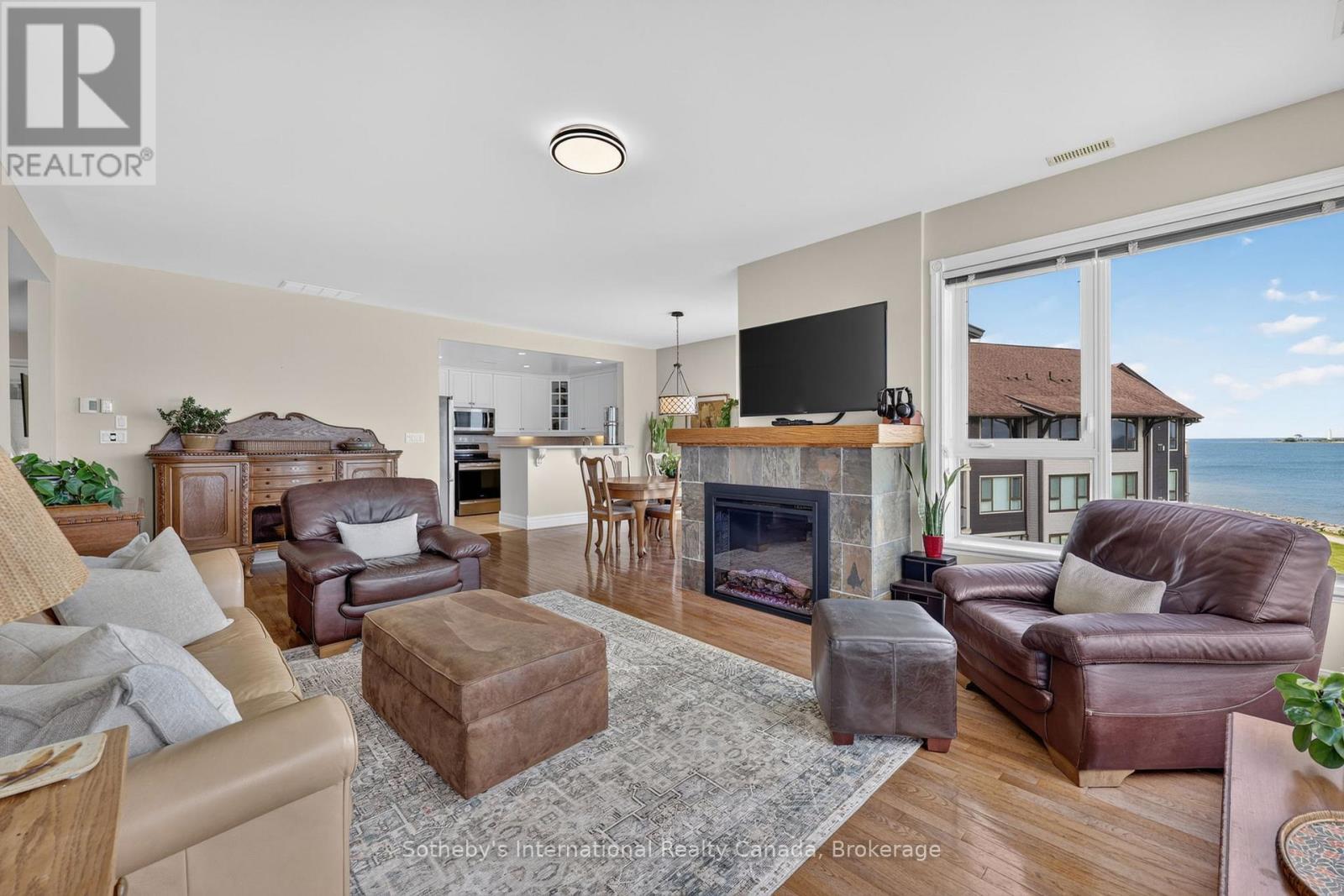 Hardwood Flooring Throughout - 541 Mariners Way, Collingwood, ON