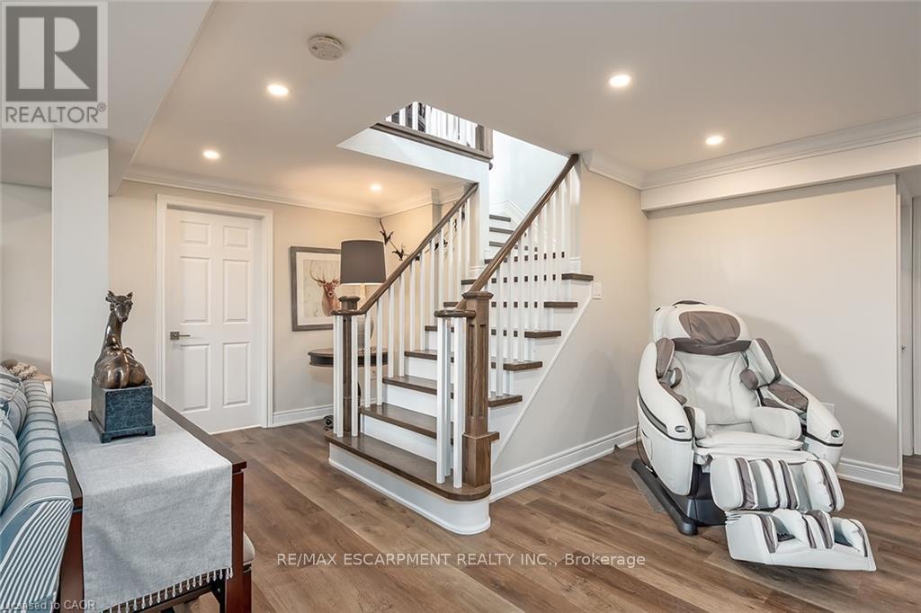 4252 Sarazen Drive, Burlington, ON