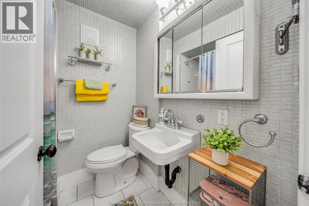 879 Dawson, Windsor, ON