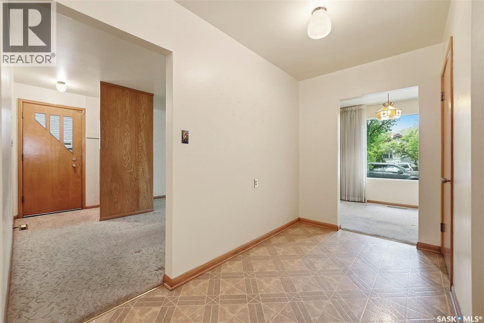 924 9Th Avenue N, Saskatoon, SK
