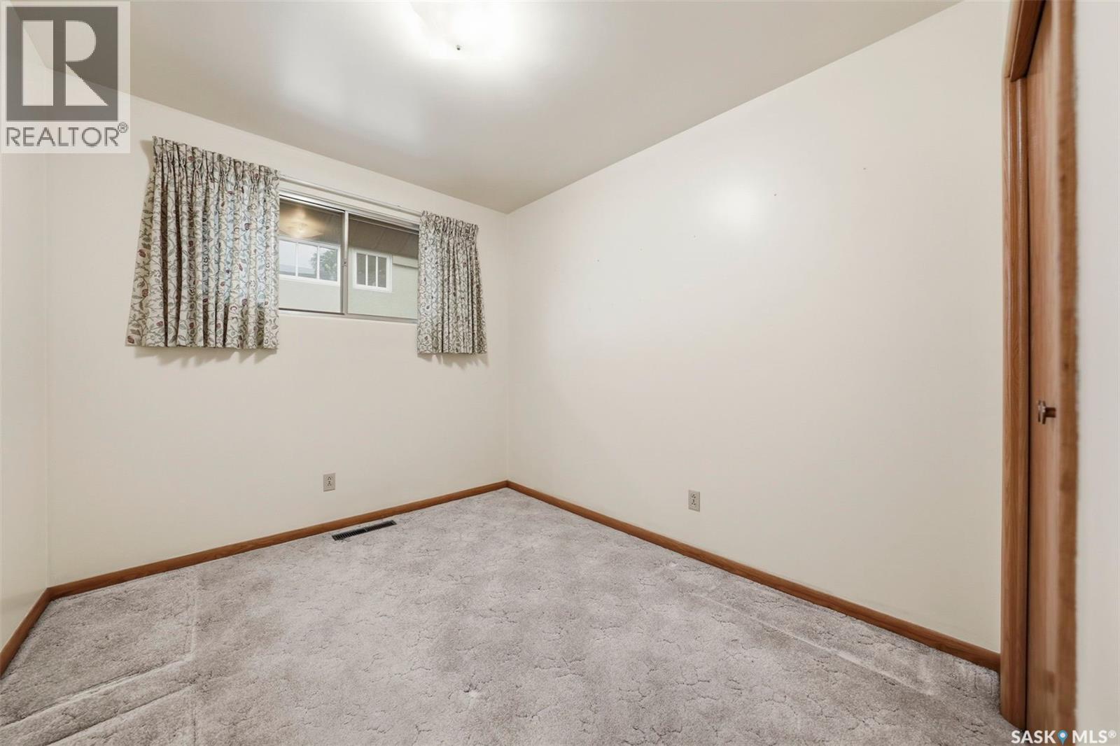 924 9Th Avenue N, Saskatoon, SK