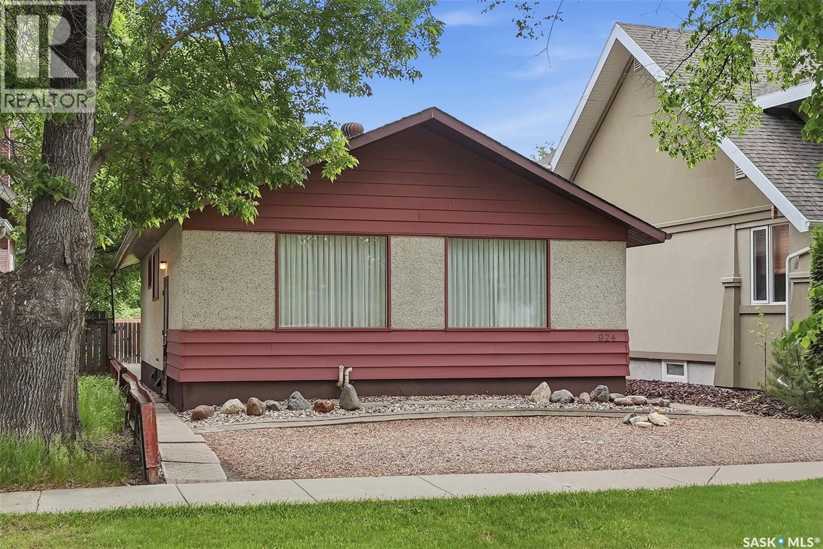 924 9Th Avenue N, Saskatoon, SK