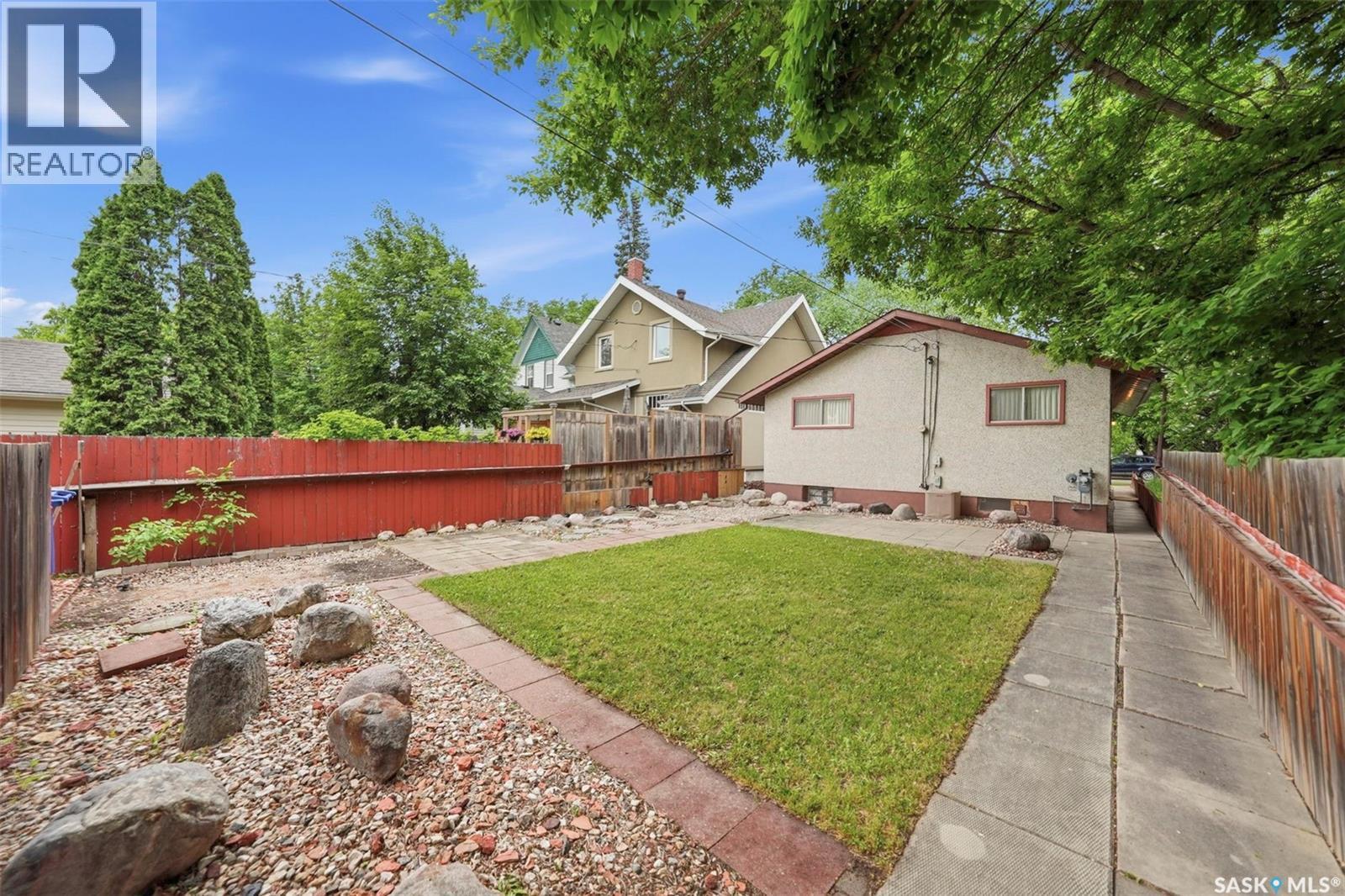 924 9Th Avenue N, Saskatoon, SK