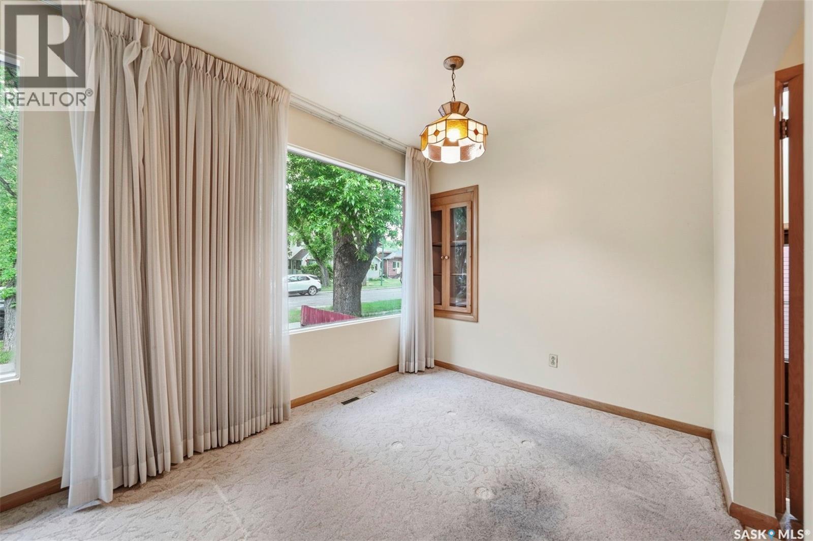 924 9Th Avenue N, Saskatoon, SK