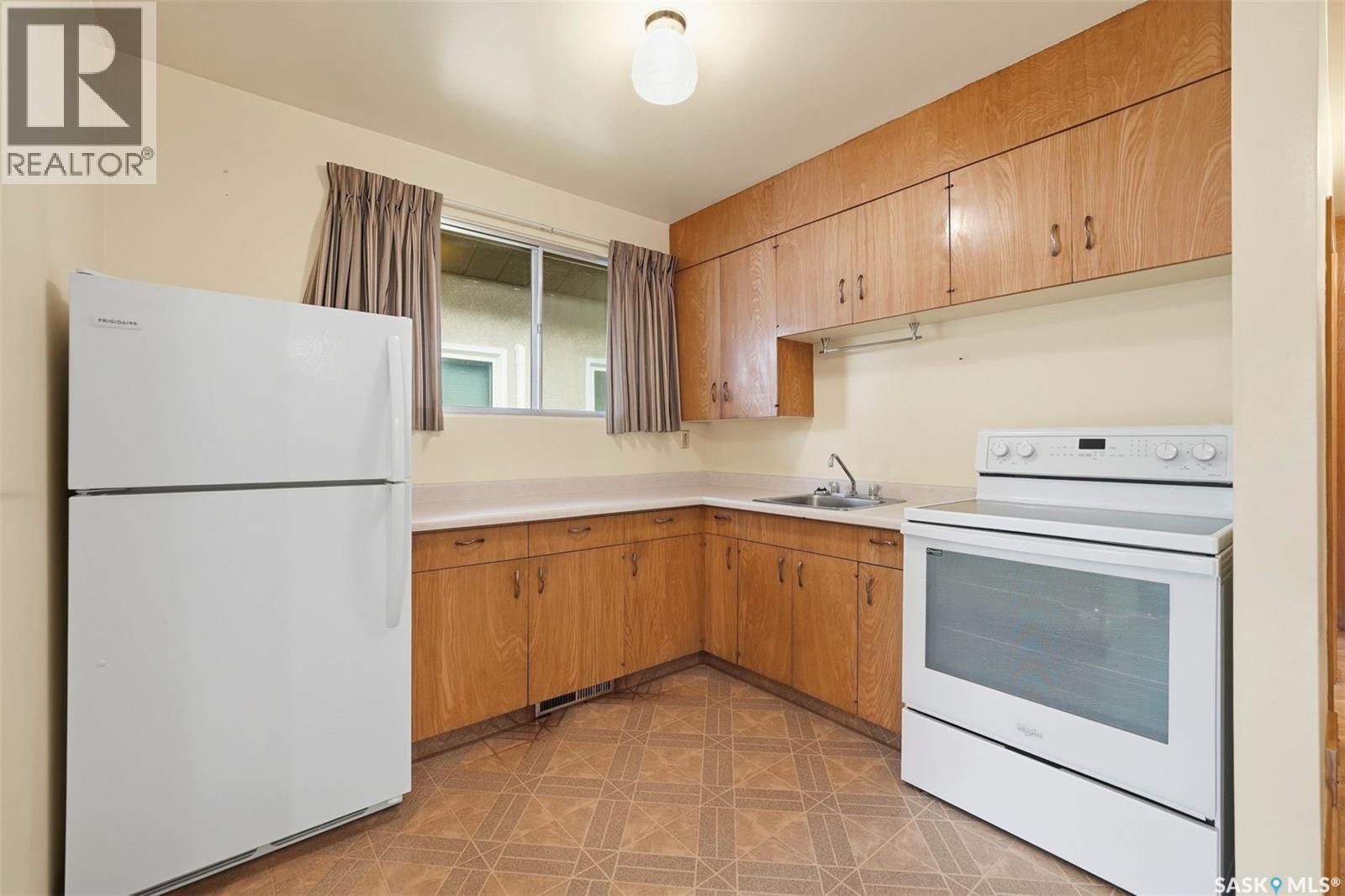 924 9Th Avenue N, Saskatoon, SK